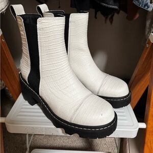 Sorel White Croc-Embossed Chelsea Ankle Boots with Black Sole